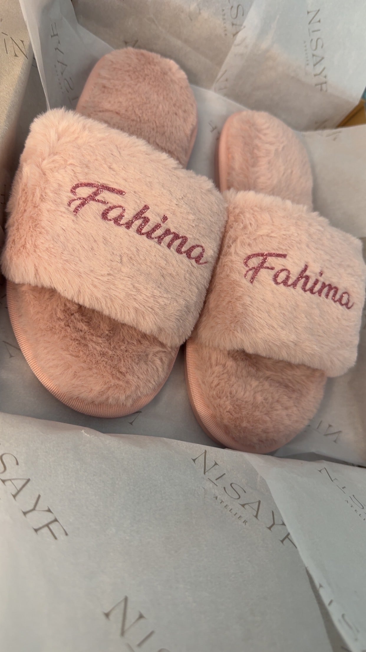 Pantoufles en fausse fourrure – Confort, douceur et élégance