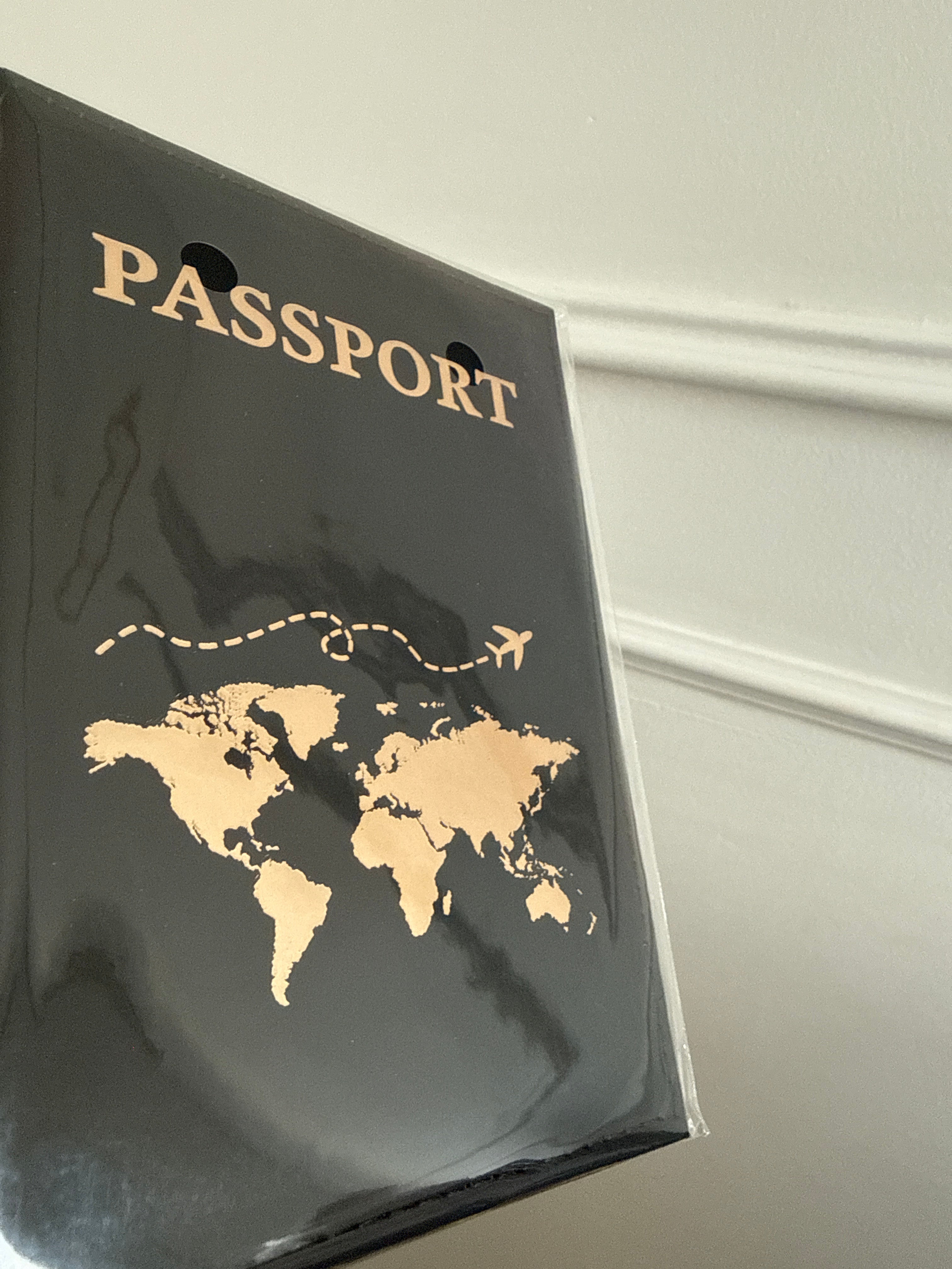 Protège Passeport Personnalisé – Idéal pour Voyages et Cadeaux