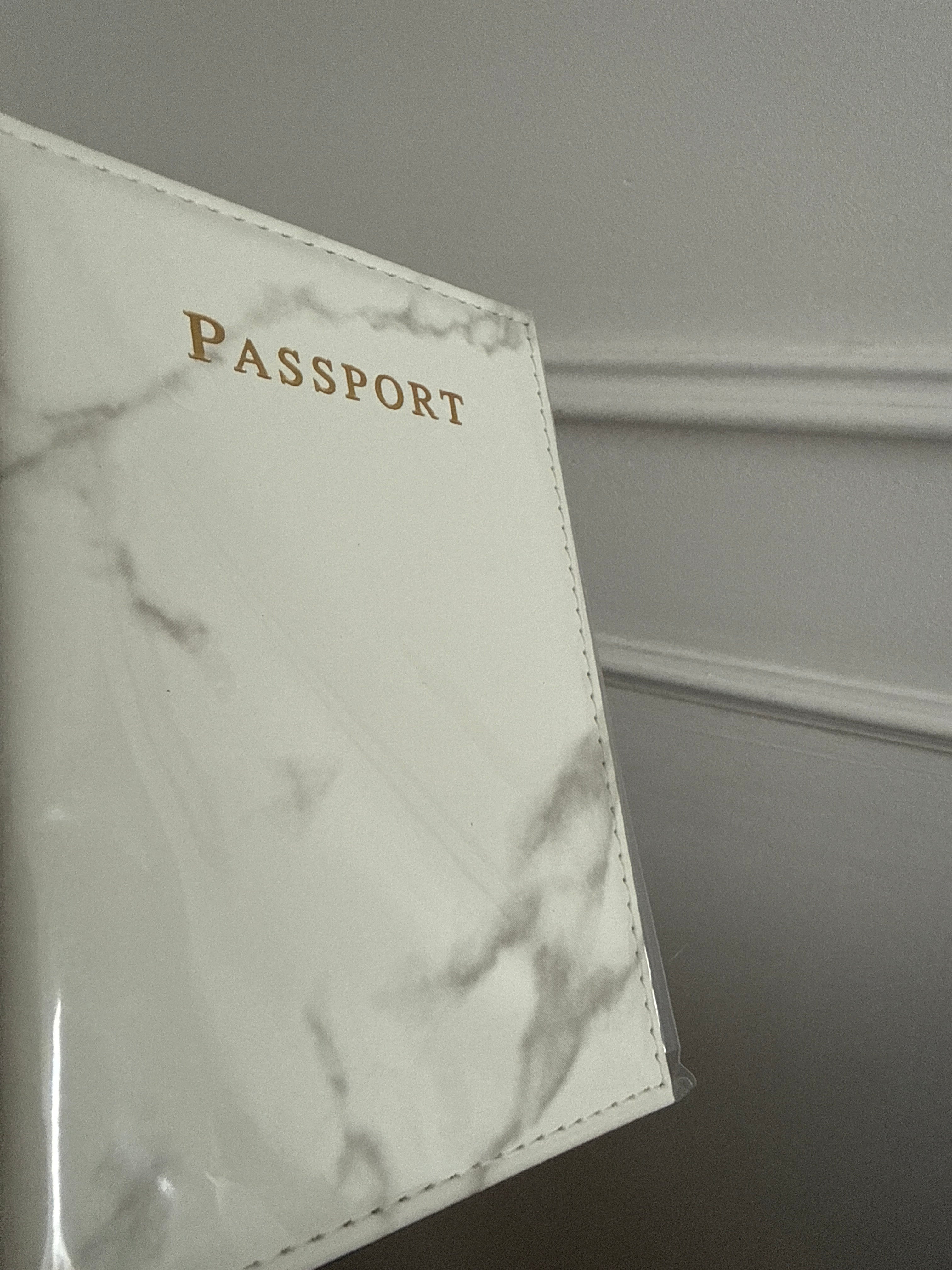 Protège Passeport Personnalisé – Idéal pour Voyages et Cadeaux